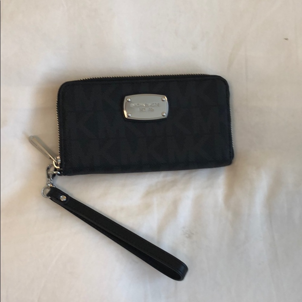 Michael Kors Logo Wallet
